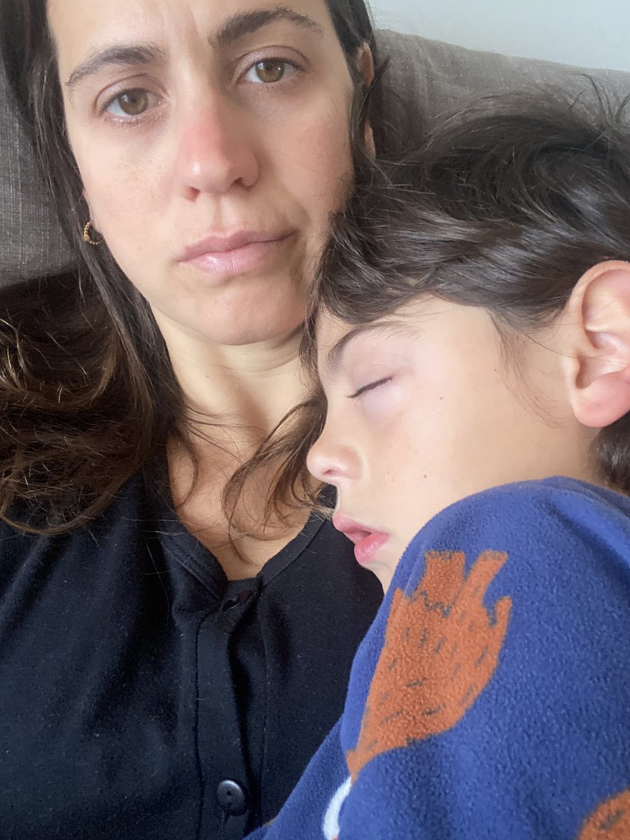 Benadryl en falta x las importaciones, hijo con un brote de alergia. 

Cuando vamos a entender que las restricciones de importación no protegen a nadie???