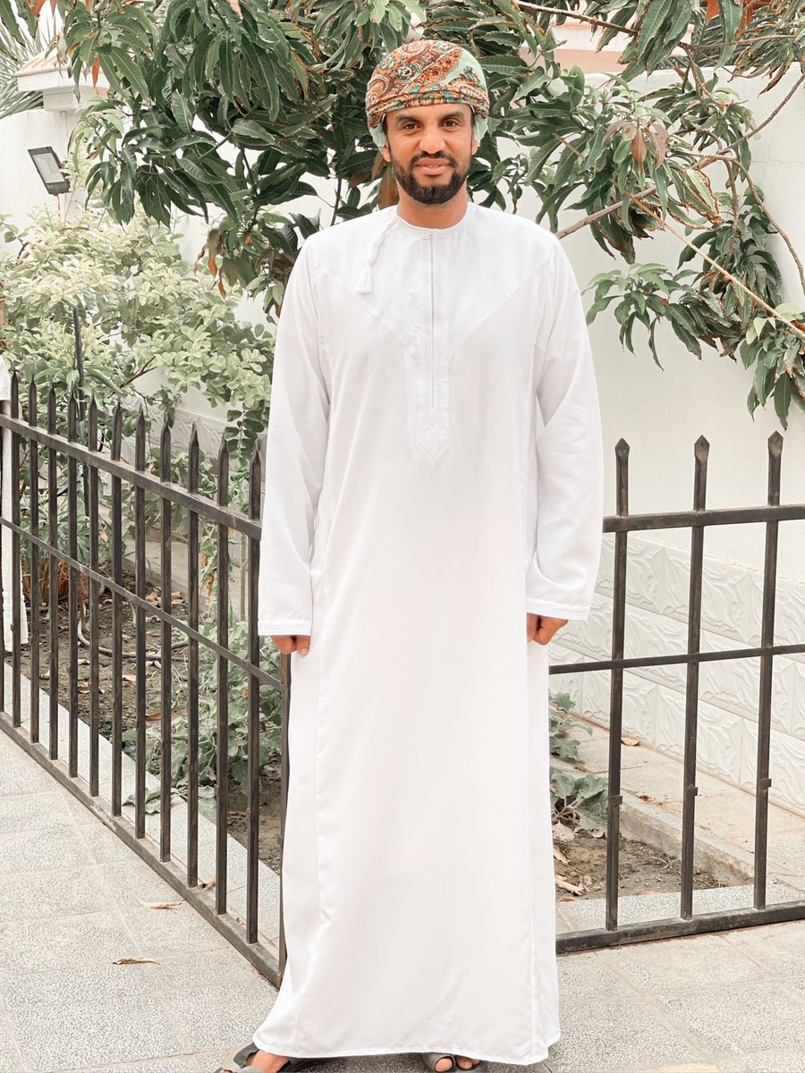 يسرني ويسعدني بأن أتقدم إليكم بأصدق التهاني والتبريكات
بمناسبة عيد الأضحى المبارك
سائلآ المولى العلي القدير أن يجعل أيامكم كلها أفراح وأن يعيد هذه المناسبة عليكم وعلى أسرتكم الكريمة أعواما عديدة وأزمنة مديدة وأنتم تنعمون بوافر الصحة والعافية والعمر المديد
      وكل عام وأنتم بخير