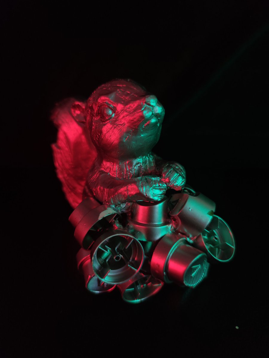 vandali01's tweet photo. Did you know, that there are millions of trees planted by squirrels ,who burry nuts ,then forget where they hid them.
Do good and forget .. it'll grow someday. 🐿️ 
#graffsquirrel
#graffitisquirrel #graffitilife #graff4life #art #artwork #sculpture #spraycap https://t.co/SGIwGqw0gY
