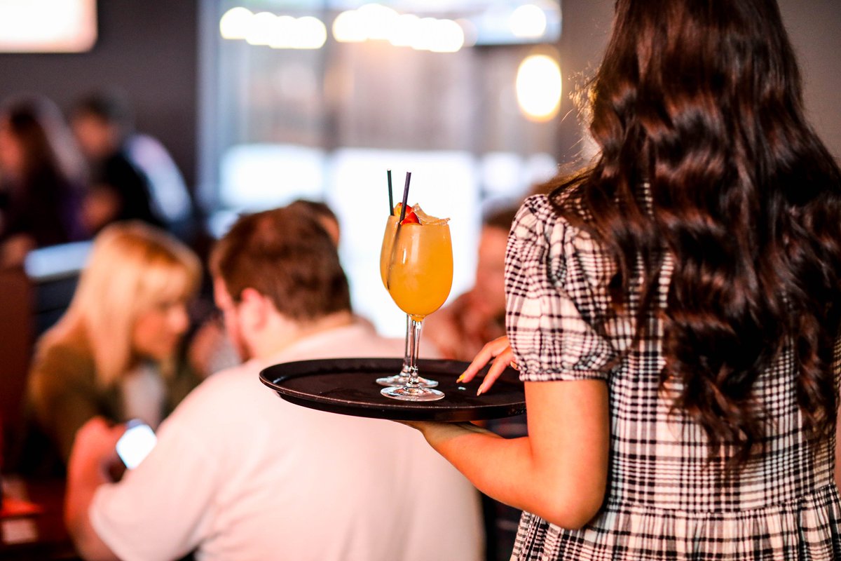 Beautiful weather today, plenty of walk-in space for our garden. Ideal for our cocktails and incredible street food 🍸🍹🍺