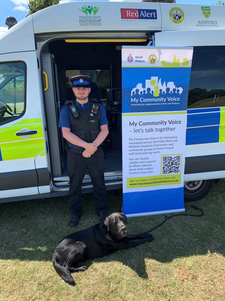 KentPoliceAsh's tweet photo. Local PCSO for #Kennington #Willesborough #Godington has been busy today with community engagement sessions. PCSO Brooks joined by #NHW Peter New spent the day in different spots around his wards engaging with the local community and discussing any concerns. #CommunityPolicing AB https://t.co/b8wT0dhEAl