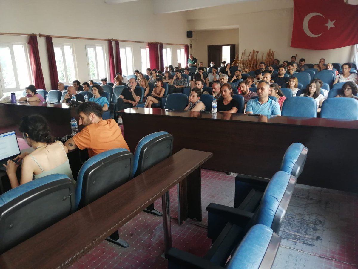 DernegiSamandag's tweet photo. 22. Evvel Temmuz Festivalinin gündüz programı akademisyenler Emre Can Dağlıoğlu ve Şule Can'ın katıldığı 1915 ten Günümüze Araplar paneli ile başladı.Panelin moderatörlüğünü HDP Samandağ İlçe Eş Başkanı Naim Özbek yaptı. @besiktasliyan @ozbeknaimm 
#EvvelTemmuz #EvvelTemmuzZamanı https://t.co/j95riqJltW