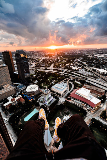 WMVGSalesBot's tweet photo. !NEWvibecheck Where My Vans Go #32 bought for 40.00 ETH (43,912.00 USD) by NFTD92 from MrBates https://t.co/ovEFdXFgaX https://t.co/mCbXA0k3Tk