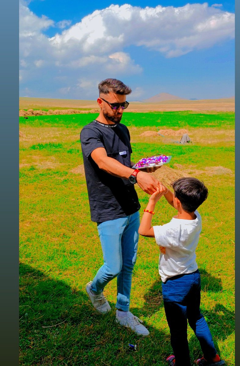_kawa48's tweet photo. Cejna we piroz be. (Bayramınız kutlu olsun.) #KurbanBayramı https://t.co/QeOZCAaGss