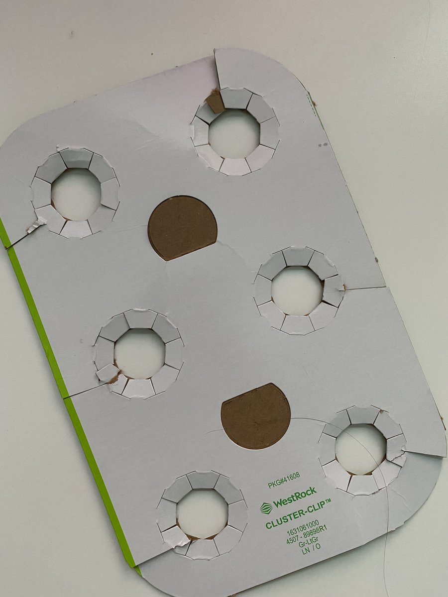 BeyondPlastAct's tweet photo. A #PackagingWin goes to @WestRock for these Cluster-Clip bottle holders that replace hateful #SingleUsePlastic holders that strangle animals & pollute our π#PlasticFreeJuly https://t.co/dvMBO3p0X5