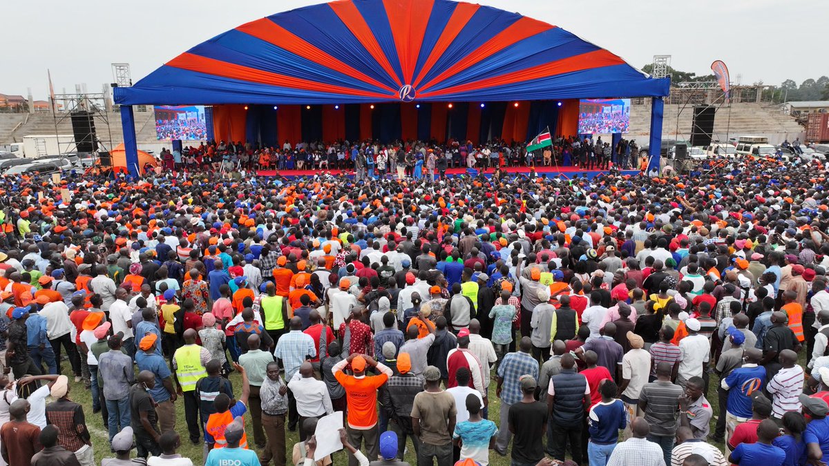 DAP_Kenya's tweet photo. Kakamega orio muno. We shall walk together and deliver victory to @RailaOdinga.
#AzimioInKakamega https://t.co/Gu5nKjSuBK