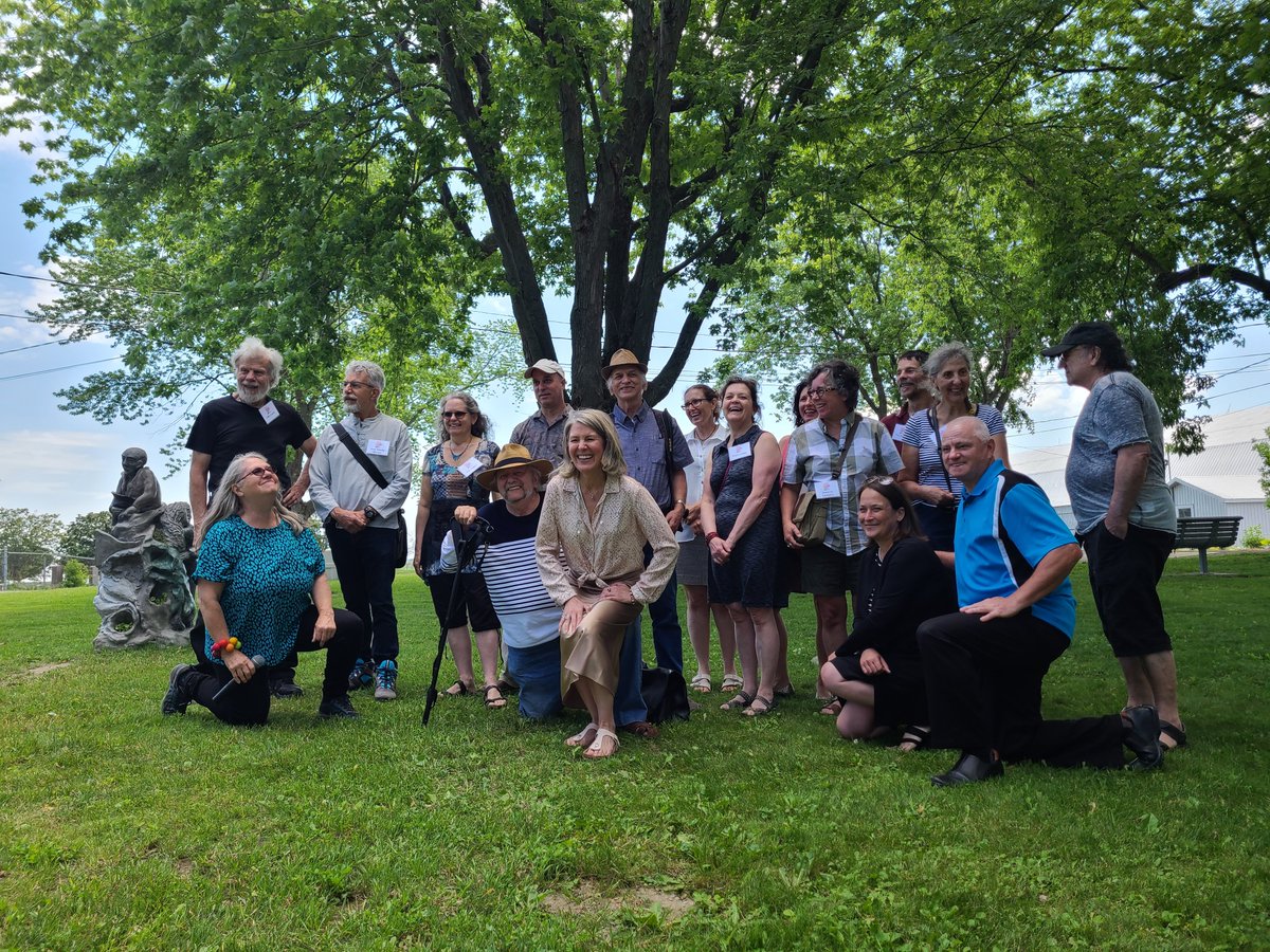 Que du bonheur lors de l'inauguration du parc des sculptures de la Mairie de Saint-Isidore présenté par Gueulart!☀
Ce parc des sculptures présente une grande diversité d'œuvres uniques et créatives. Il est d'ailleurs le premier en Montérégie-Ouest! 🌳🎨