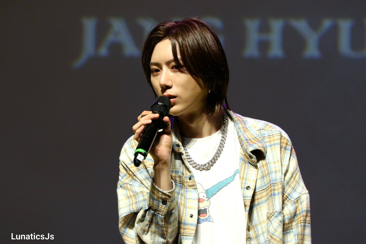 LunaticsJS's tweet photo. 20220709 Hyunseung fansign (1) https://t.co/e9a2NWphnV