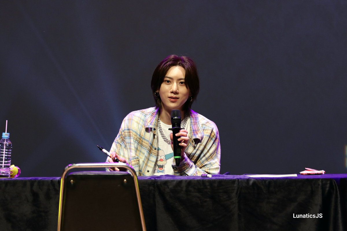 LunaticsJS's tweet photo. 20220709 Hyunseung fansign (1) https://t.co/e9a2NWphnV