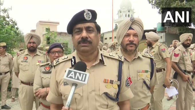 timesofindia's tweet photo. #Amritsar, #Punjab | We also aim to raise awareness regarding tackling drug addiction. So far, we have recovered narcotic substances and liquor from these villages. Probe underway: #MFFarooqui, #ADGP https://t.co/BqQHOzHAuI