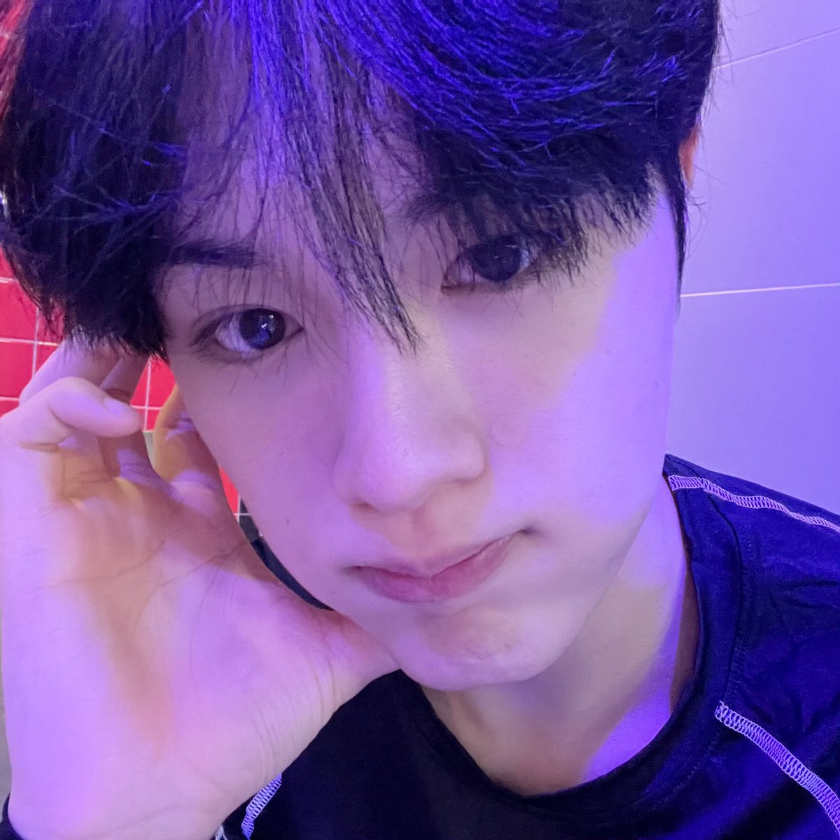 현석이 수영장 셀카 !!🫶🏻