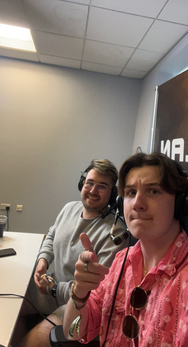 Live for upper bracket finals to see @Connzi_ and <a href="/mattpecsi/">eMv 🇦🇺</a> first HLTV game at <a href="/EPICLAN/">EPIC.LAN UK Gaming & Esports Events</a> 

<a href="/AVAEsports_/">AVA</a> vs <a href="/_EMPERORcs/">Luke Ingram</a> kids