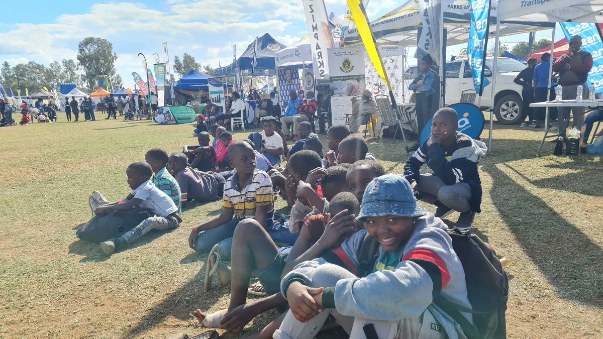 OnPointMedia4's tweet photo. Day 3 09/07/22
Beitbridge Business Expo
Guest of honor : Minister of Environment, climate, tourism and hospitality.
#Beitbridge24/7 https://t.co/xhSBbDrAof