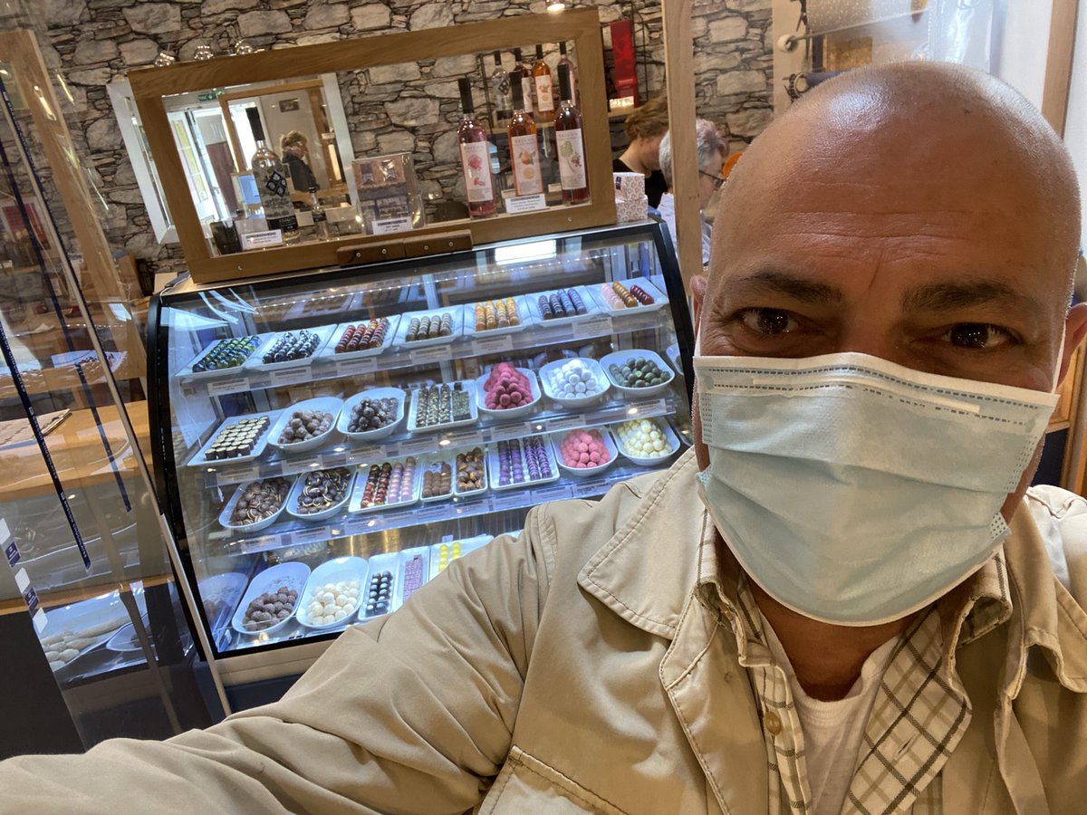 Had the most delicious handmade chocolates from <a href="/BreconChocolate/">BreconChocolates</a> #chocolate #Food #SaturdayVibes