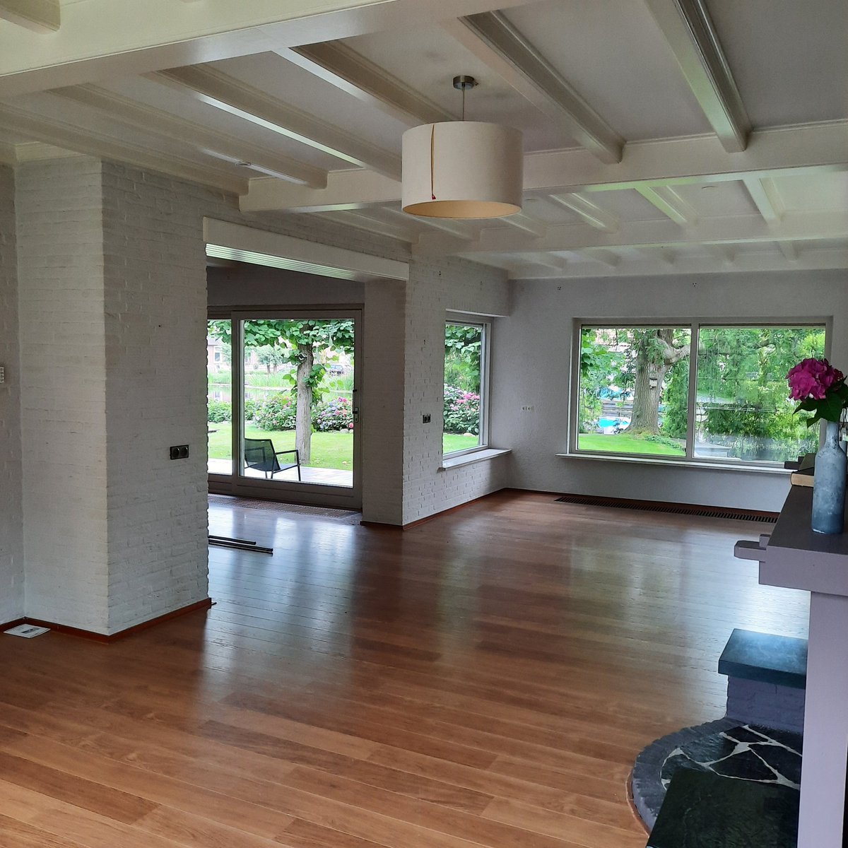 patrick42koning's tweet photo. Het is de #LaatsteKeer! De voordeursleutel wordt omgedraaid. Het #Respijthuis is leeg! Een periode van mooie #herinneringen en #verbindingen wordt afgesloten! De ene deur gaat dicht, een andere weer open! Tijd voor een #NieuweUitdaging, na eerst een welverdiende #vakantie. https://t.co/tyGUjOyD42