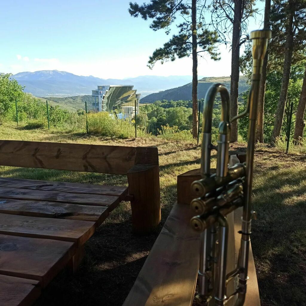 jmolina77tr's tweet photo. #latrompetaviajera
📍 #odeillo #fontromeu
🎺
#tromba #trompeta #trumpet #trumpeter #trumpetgram #trumpetist #trumpetlife #trumpetlove #trumpetlovers #trumpetsolo #trumpetplayer
#trompetistesCAT #positivetrumpetersworldwide @elite_mic https://t.co/OO1bH1GuDi https://t.co/Ul9QaKBQGE
