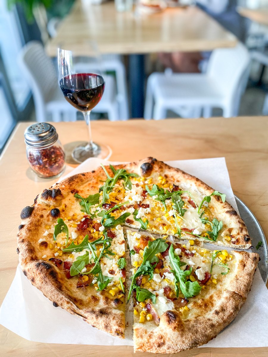harryspizzeria's tweet photo. This may be corny, but we REALLY love our new pizza of the month!😍🌽 📸: Creamed corn, roasted corn, apple smoked bacon, mozzarella, ricotta salata & arugula. #cornmonth #harryspizzeria https://t.co/s0jbssJpE1