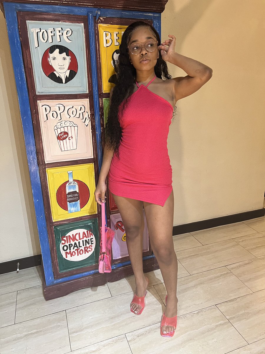 Zaniyaa6's tweet photo. You bitches is salty 🧂 I give ‘em pressure 💕💕 https://t.co/yPyiRdEEn4