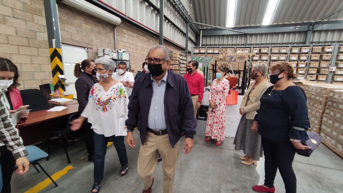 SEPHidalgo's tweet photo. Esta mañana, el secretario @atilanorp visita el almacén central SEPH Pachuca para la recepción de libros de texto gratuitos por parte de @Conaliteg, con el fin de que niños, niñas y adolescentes de Educación Básica cuenten con sus materiales de apoyo los primeros días de clases. https://t.co/QwSZbTCYTf