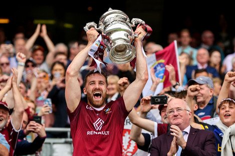 2022 Tailteann Cup Champions 🏆🏆🏆 

Captain Kevin Maguire becomes the first man to raise the trophy as Jack Cooney's side become the competition's inaugural winners after a 2-14 to 1-13 win over Cavan at Croke Park.
Brilliant lads!!!
#iarmhiabu
#westmeathgaa
#maroonandwhitearmy