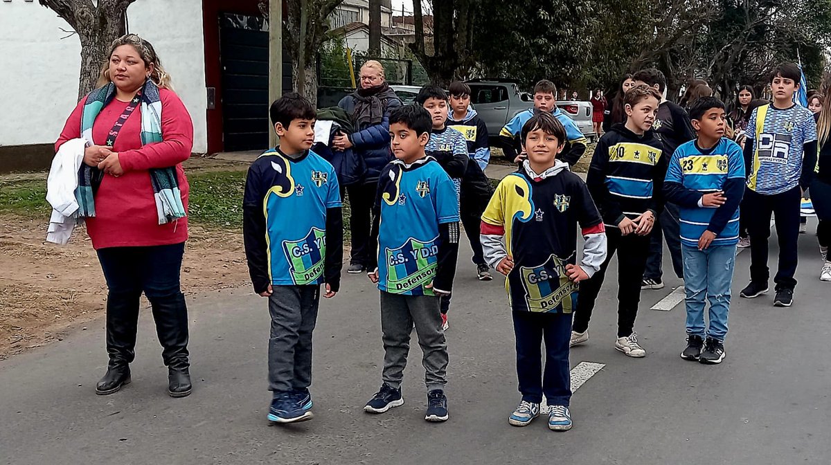 YDefensores's tweet photo. FUTBOL INFANTIL 
#VAMOSDEFE💙💛🖤 https://t.co/84dCwPibqg