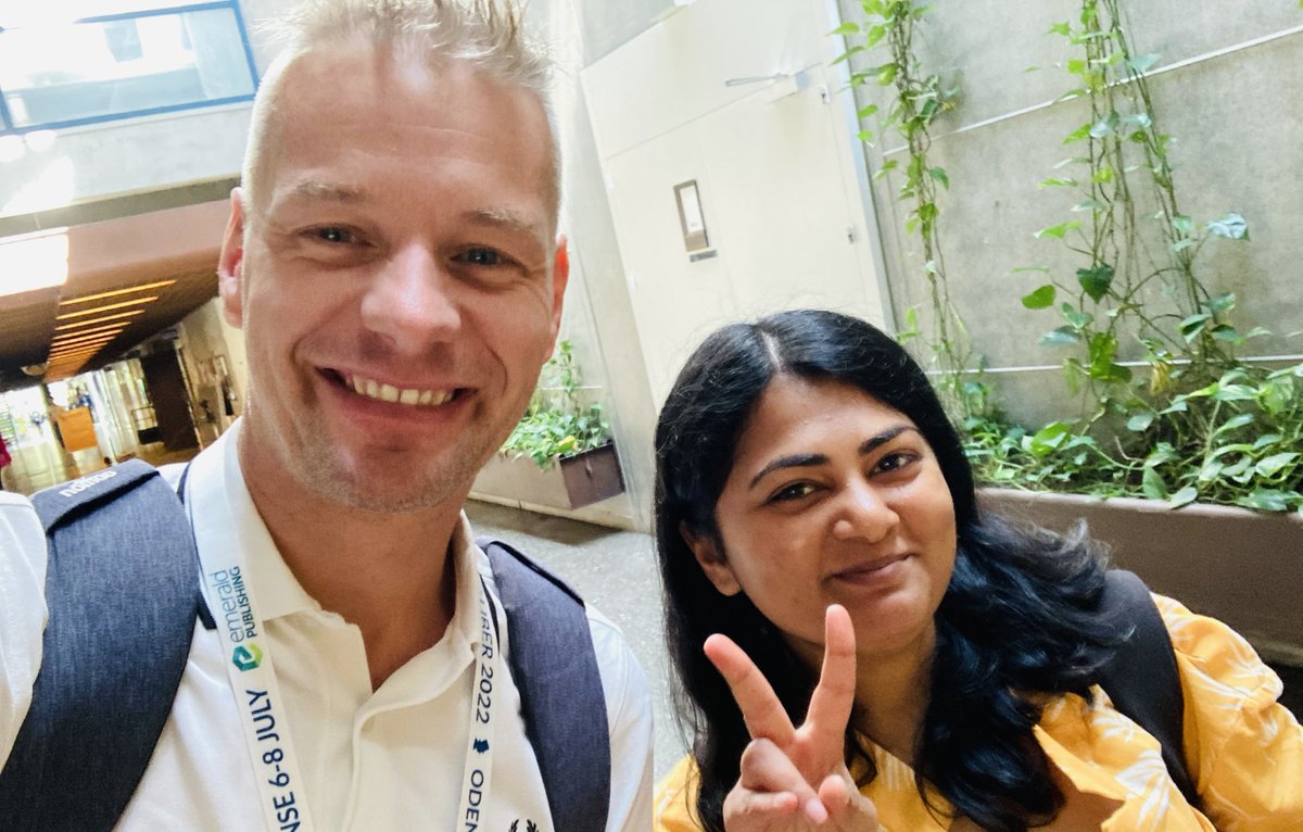 NehaMoopen's tweet photo. So that's @jeroenbosman (and @MsPhelps too) for inspiring the exercises we did in the workshop, @jeroenson for supplying the Emergency Stroopwafels, and Joeri Both (VU Amsterdam) for helping me out on-location since I was to do the workshop alone. Cheers! 

15/15 https://t.co/Vs75KeXglA