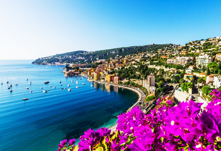 We know how flying at the moment can feel like a lottery. If you’ve had an overbooked flight cancelled or a holiday you’d previously booked ruined don’t despair. Consider a #camping #holiday in #France. More - 
bit.ly/3nR19vm