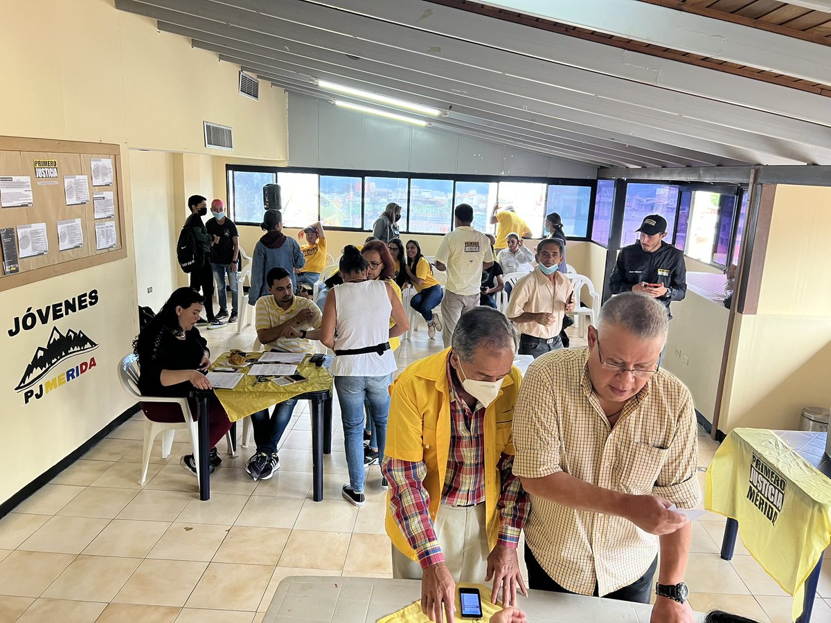 alexisjpaparoni's tweet photo. #Jul09 En todos los municipios del edo, los justicieros salen a ejercer su derecho al voto para elegir a las autoridades aurinegras regionales, parroquiales y los delegados nacionales.
#AquiNadieSeRinde
#PrimeroJusticia
@pr1merojusticia https://t.co/6lBf1F9XVt