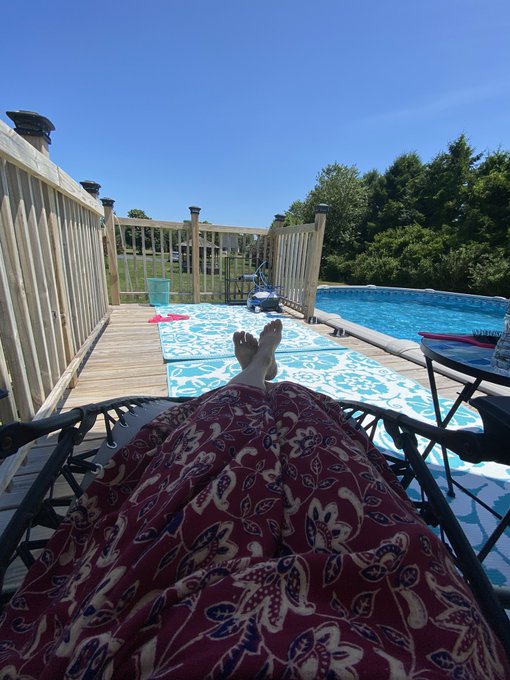 Weekends are for wine country and the pool.  Far far away from shitty Brooklyn. https://t.co/2XWxZGp<a href="/tag/giantess"class="tags"><span>#giantess</span></a>