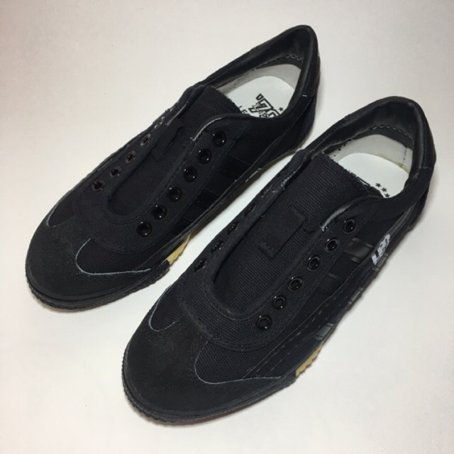 BaiyokOls's tweet photo. ฉันกำลังขาย รองเท้าผ้าใบอาชีวะ นัก... ที่ Shopee ในราคาสุดพิเศษเพียง ฿250 ซื้อเลยที่ https://t.co/HH8fr6NZzq #ShopeeTH https://t.co/BPzeYYRG0U