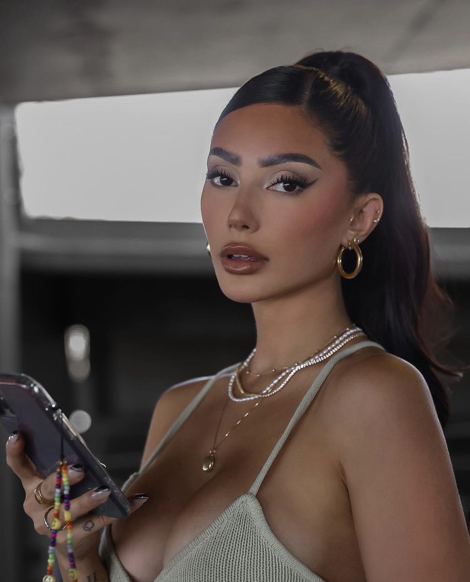 ⠀⠀⠀
              see, don't ever set me free
             i only wanna be by your side
⠀⠀⠀