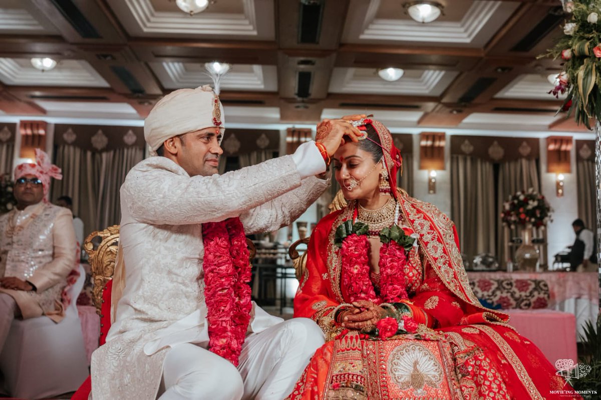 DelhiTimesTweet's tweet photo. #JustMarried: Here's a look at the newlyweds - @Sangram_Sanjeet and #PayalRohatgi. The couple tied the knot in #Agra today
#PayalKeSangram #SangramSingh #PaRam #Wedding #Wedding2022 #SangramWedsPayal #LockUppWithPayal #Sports #TV https://t.co/YvkQ98JLnz