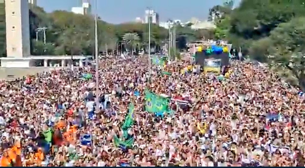 0110Ira's tweet photo. Imagens dispensam palavras 👊🏽🇧🇷🙏🏽 https://t.co/Z3Mh6j4mAa