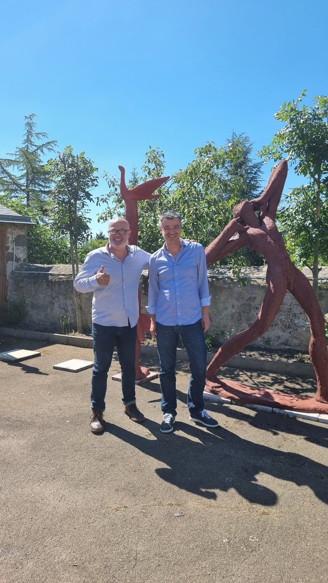 YannickBORDE's tweet photo. Visite ce matin de l'atelier de Laurent Semerie sculpteur, accueilli en résidence à @saintberthevin de 2016 à 2019. Un nouveau projet en construction avec lui pour mettre encore + la #culture au cœur de notre ville A suivre... @MaitreShikamaro @AnneGhyselen @AngotCecile https://t.co/2MzxIUT3eo