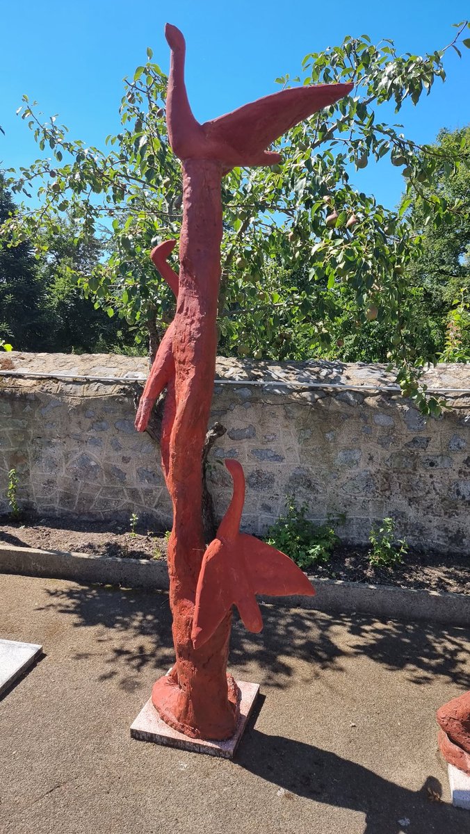 YannickBORDE's tweet photo. Visite ce matin de l'atelier de Laurent Semerie sculpteur, accueilli en résidence à @saintberthevin de 2016 à 2019. Un nouveau projet en construction avec lui pour mettre encore + la #culture au cœur de notre ville A suivre... @MaitreShikamaro @AnneGhyselen @AngotCecile https://t.co/2MzxIUT3eo