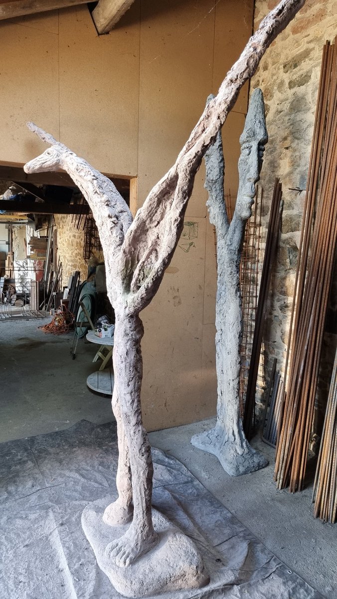 YannickBORDE's tweet photo. Visite ce matin de l'atelier de Laurent Semerie sculpteur, accueilli en résidence à @saintberthevin de 2016 à 2019. Un nouveau projet en construction avec lui pour mettre encore + la #culture au cœur de notre ville A suivre... @MaitreShikamaro @AnneGhyselen @AngotCecile https://t.co/2MzxIUT3eo