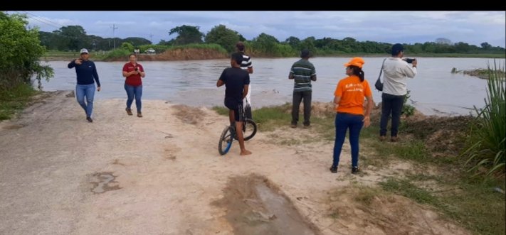 Rapitel's tweet photo. Ya que el  gobierno Nacional y Regional no  les interesa  la calamidad que sufre el Mcpio @Catatumbo por la ida del muro y boquete del km 43. Los hacemos responsables si las aguas llegan a la población de Encontrados y sigue causando mas estragos. @nicolasmaduro @interiorgob https://t.co/sfYj3yALk2