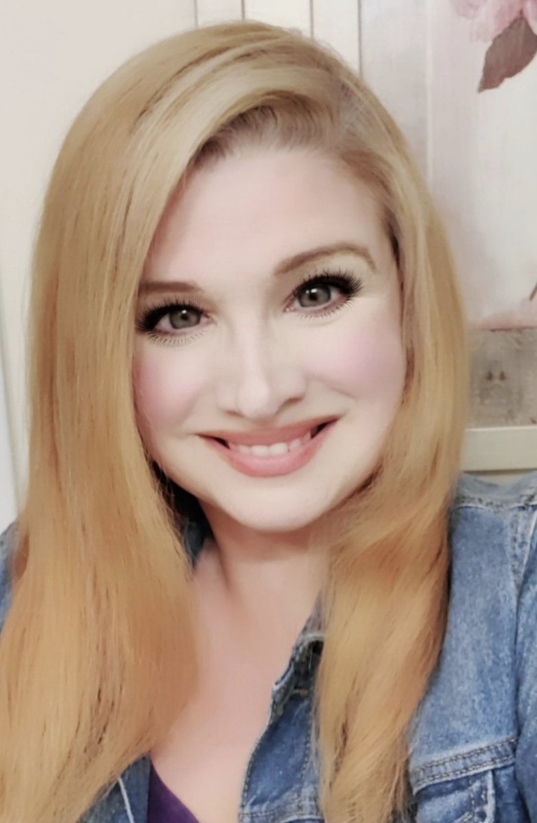 _TheForumMedia's tweet photo. @podbible @FlorenceCarmela #OhMyPod James Patrick & Florence Carmela are the hosts of The Forum Celebrity Podcast. These charismatic hosts interview celebrities in the entertainment industry. They're on over 125 different platforms; Spotify, iHeartRadio & YouTube. Voted #11 in Podcast Magazines HOT 50! https://t.co/A2PCkZmVxO