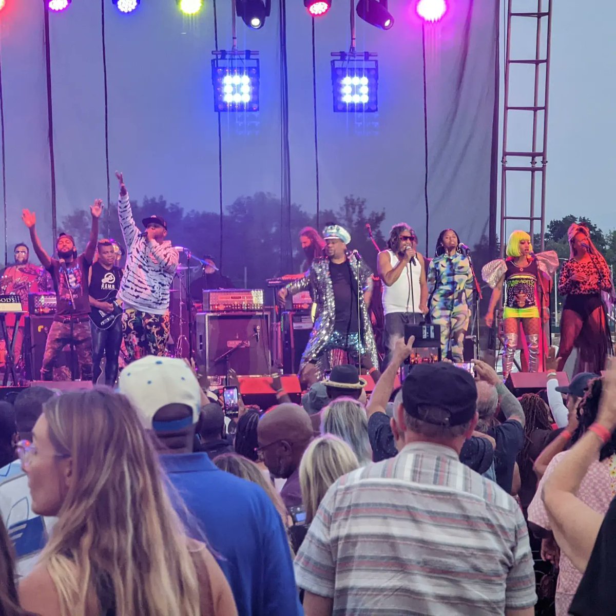 AyZiggy2012's tweet photo. Had a great time at @george_clinton concert last night with a good crew. #gotfunk? https://t.co/Bo3fdW40aQ
