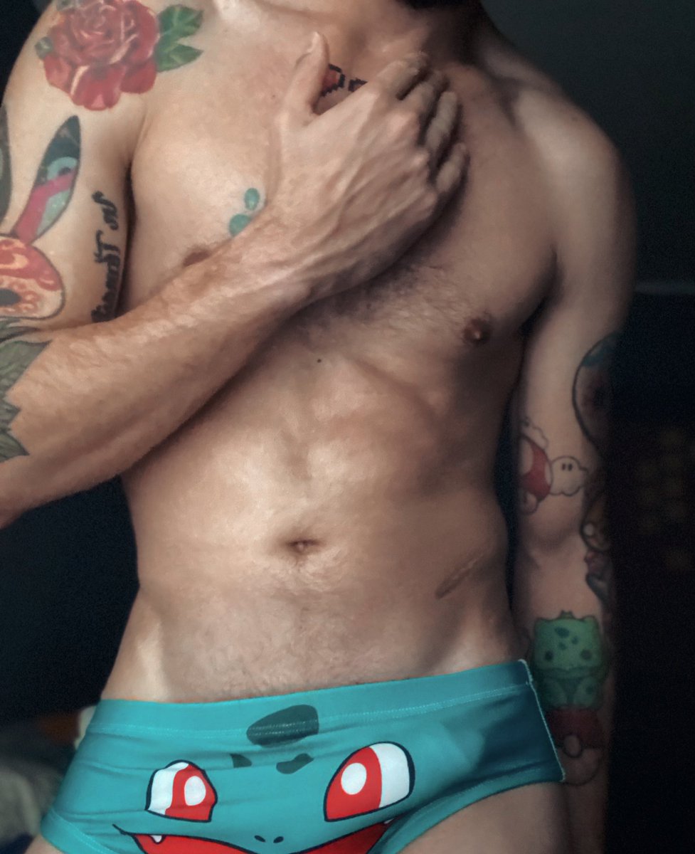 DannyRabbit21's tweet image. La versión no tan Disney channel 🐸❤️