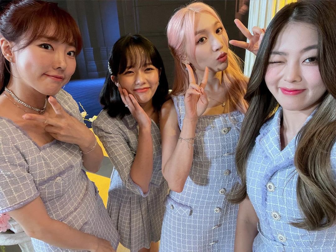 DreamBoumKiss's tweet photo. " THE FASTEST FEMALE ARTIST SONG in 2022 " in FLO &amp; MELON CHART 😱😱😱😱😱😱

Dangg #WSGWANNABE_GAYA_G did that yeorobun 👏🏻👏🏻👏🏻🔥🔥🔥

#LABOUM #SOYEON #라붐 #소연 #흰 #HYNN #이보람 #LEEBORAM #정지소 #JUNGJISO #HangoutWithYoo #눌명뭐하니 @officialLABOUM https://t.co/hYSINIIi0R