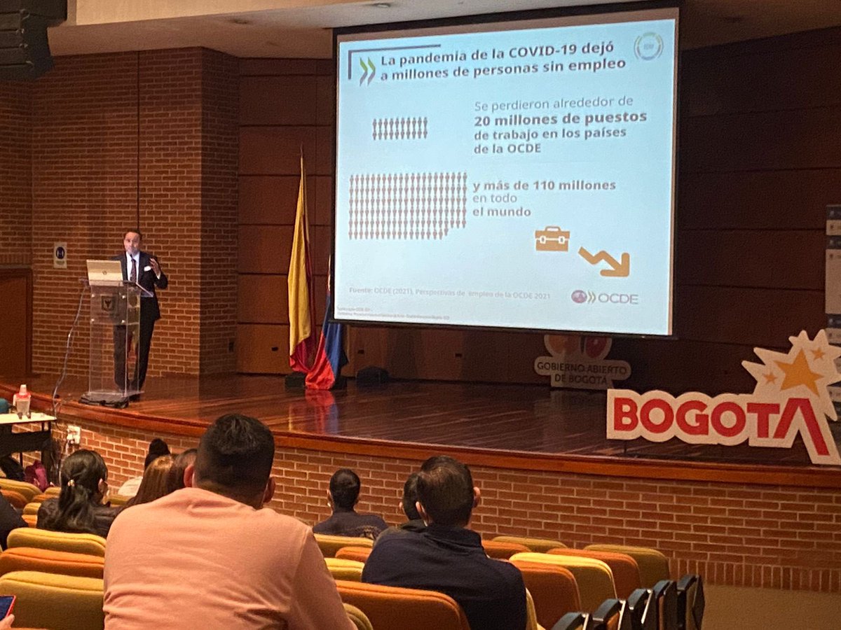 EduardoDuenasM's tweet photo. Gracias a @SectorSalud por la invitación al evento: Conexiones Vitales en la gestión del riesgo. Ponencia: Gestión del riesgo en salud en el entorno de la ruta Cardio Cerebro Vascular Metabólica, Retos y desafíos, Valor en salud. #salud #gestion #riesgos #5meta #innovación https://t.co/Jp2m4Ci3UJ