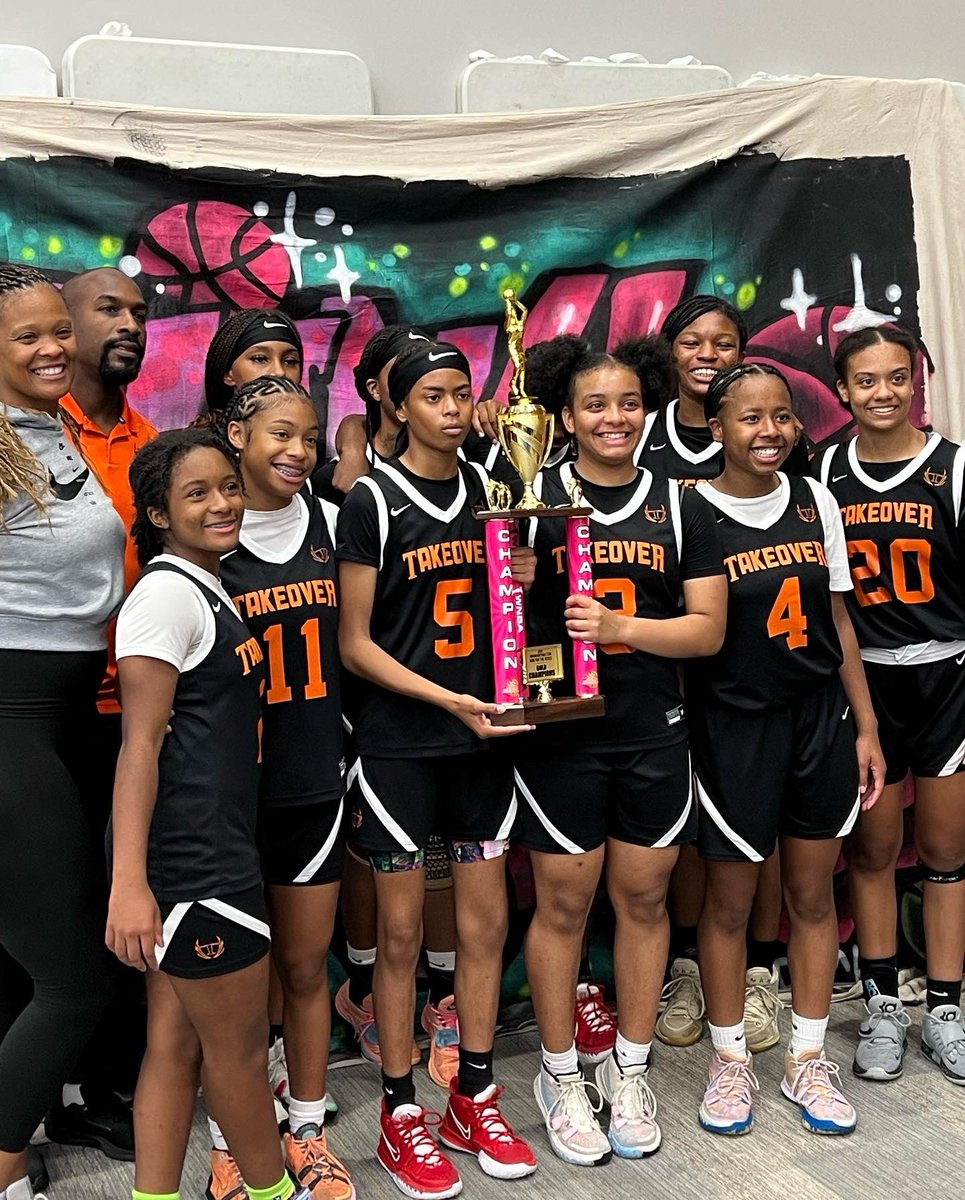 MrsTammyLDavis's tweet photo. 🚨🚨🚨🚨Proud Mama Alert: Full of joy and pride for these young ladies! Down by over 14 and kept focused to come back to get the W!

Let me introduce you to the @TFNsRun4Roses 15U Gold Champions!
#TTO
#itsjustdifferent 
#StrongerTogether https://t.co/xoiLLv8Tyx