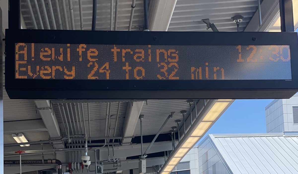 livingreflects's tweet photo. Ooofff. Does this mean next train is at least 24 minutes away or we don’t even know what the estimate is, so here is our schedule? 
#mbta https://t.co/jUHhvXDdOm