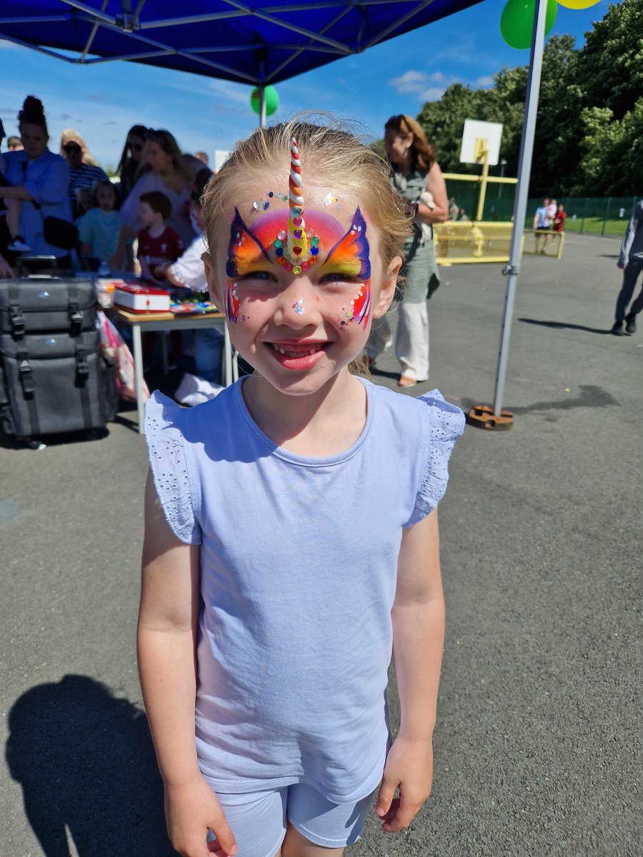 Kayleig12944344's tweet photo. @malvernprimary you didn't disappoint 👏🏼 #Malfest 2022 💚💛 https://t.co/ZK70GbggDI
