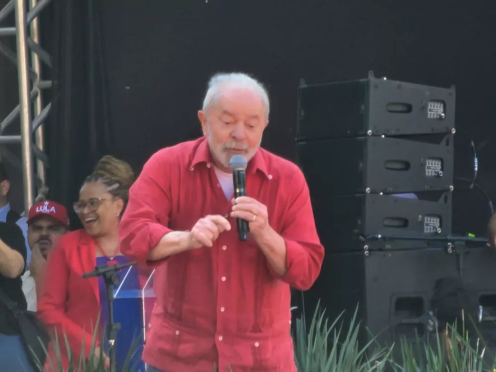OGloboPolitica's tweet photo. 'Orçamento secreto é a maior bandidagem já feita em 200 anos de República', diz Lula, em ato pela democracia em Diadema
https://t.co/CsbDX0qOGE https://t.co/DhM4z45ycO