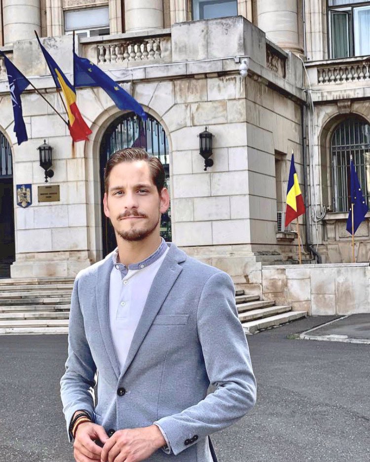 Radu López tweet media