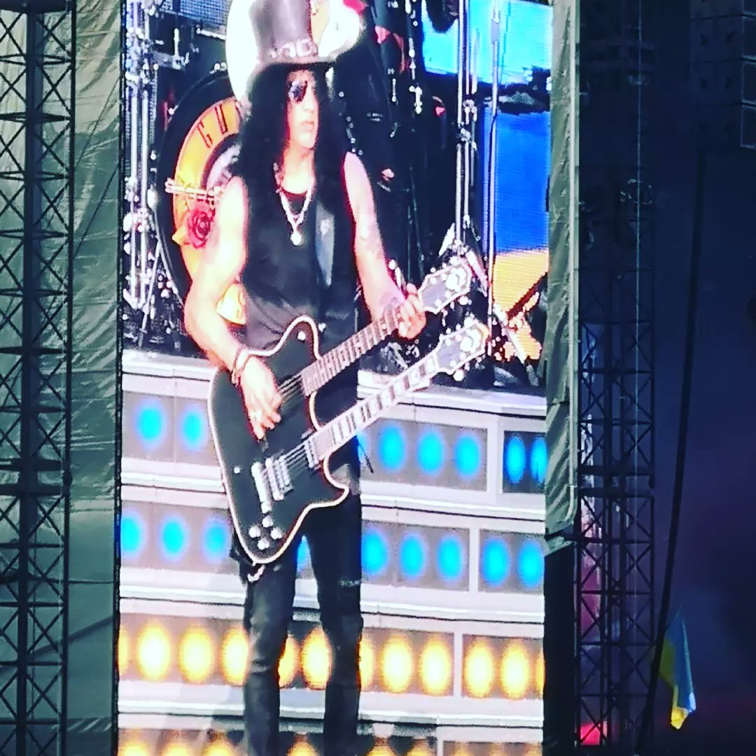 gillianeswan's tweet photo. Thank the Rock gods we opted for the away fixture in Munich and not the Glasgow home fixture! @gunsnroses.....a couple of old rockers blown away by these old rockers! @axlrose @Slash.... you were UNREAL 😍 #bucketlist #GNR22 https://t.co/GkJb8mYCq6