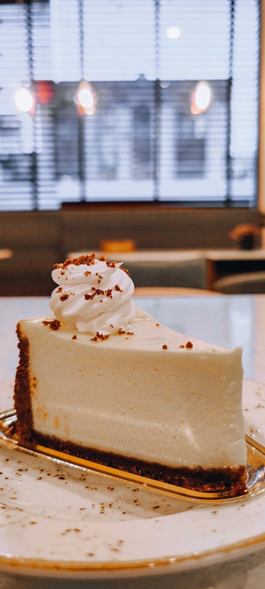 Frog_Eyes_KC's tweet photo. NY style cheesecake is ❤️ #sweettooth #dessert #cheesecake https://t.co/T3Hovj0hep