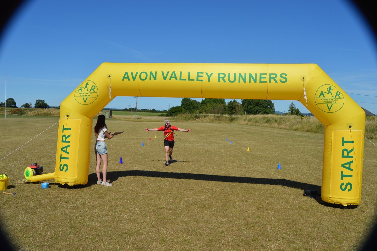 AvonValleyRun's tweet photo. A massive well done to the runners at today's relay - it was a hot one! ☀️☀️☀️
Thank you to the marshals and everyone who cheered on the teams and solo runners and to @boarugby and @TrowbridgeRugby for lending us their facilities too.

📸 By Darren Wrintmore https://t.co/Tx8X1pl2nd